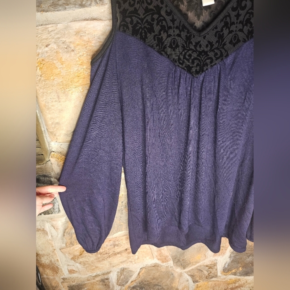 A.moon blue v neck velvet black lace Top - Picture 2 of 3